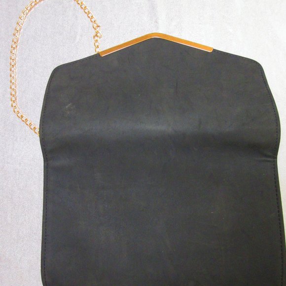 Crossbody Bag With Zipper Compartments & With Gold Color Chain - Picture 7 of 7